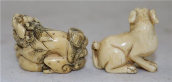 Two Japanese ivory netsuke of a shi-shi and a hound, 19th century, 3.9cm and 3.4cm